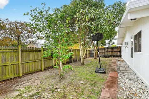 5221 Arbor Glen Circle Lake Worth FL 33463
