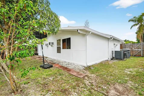 5221 Arbor Glen Circle Lake Worth FL 33463