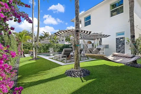 1603 E Hemingway Drive Juno Beach FL 33408