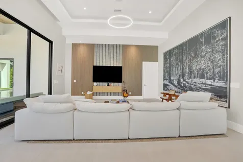 828 Nw 2nd Avenue Boca Raton FL 33432