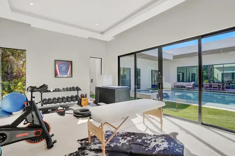 828 Nw 2nd Avenue Boca Raton FL 33432