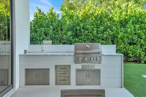 828 Nw 2nd Avenue Boca Raton FL 33432