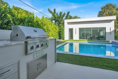 828 Nw 2nd Avenue Boca Raton FL 33432