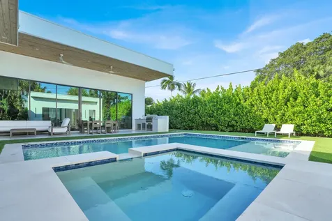 828 Nw 2nd Avenue Boca Raton FL 33432