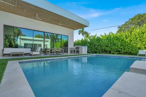 828 Nw 2nd Avenue Boca Raton FL 33432