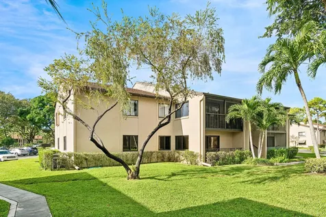 535 Shady Pine Way Greenacres FL 33415