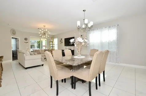 1897 Nw Cataluna Circle Port Saint Lucie FL 34986