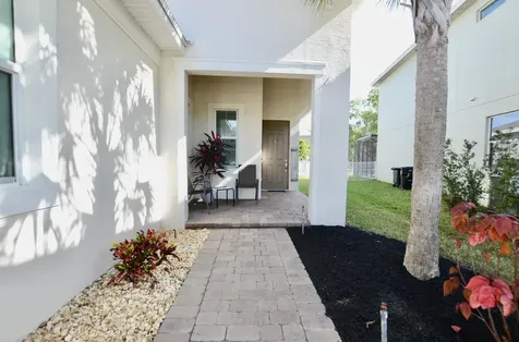 1897 Nw Cataluna Circle Port Saint Lucie FL 34986