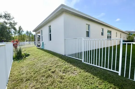 1897 Nw Cataluna Circle Port Saint Lucie FL 34986