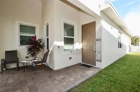 1897 Nw Cataluna Circle Port Saint Lucie FL 34986