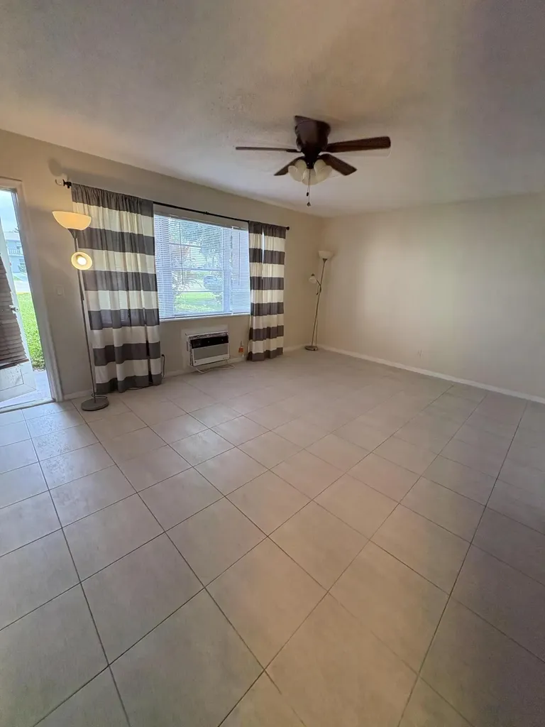 51 Waltham C West Palm Beach FL 33417