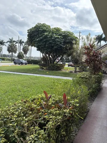 51 Waltham C West Palm Beach FL 33417