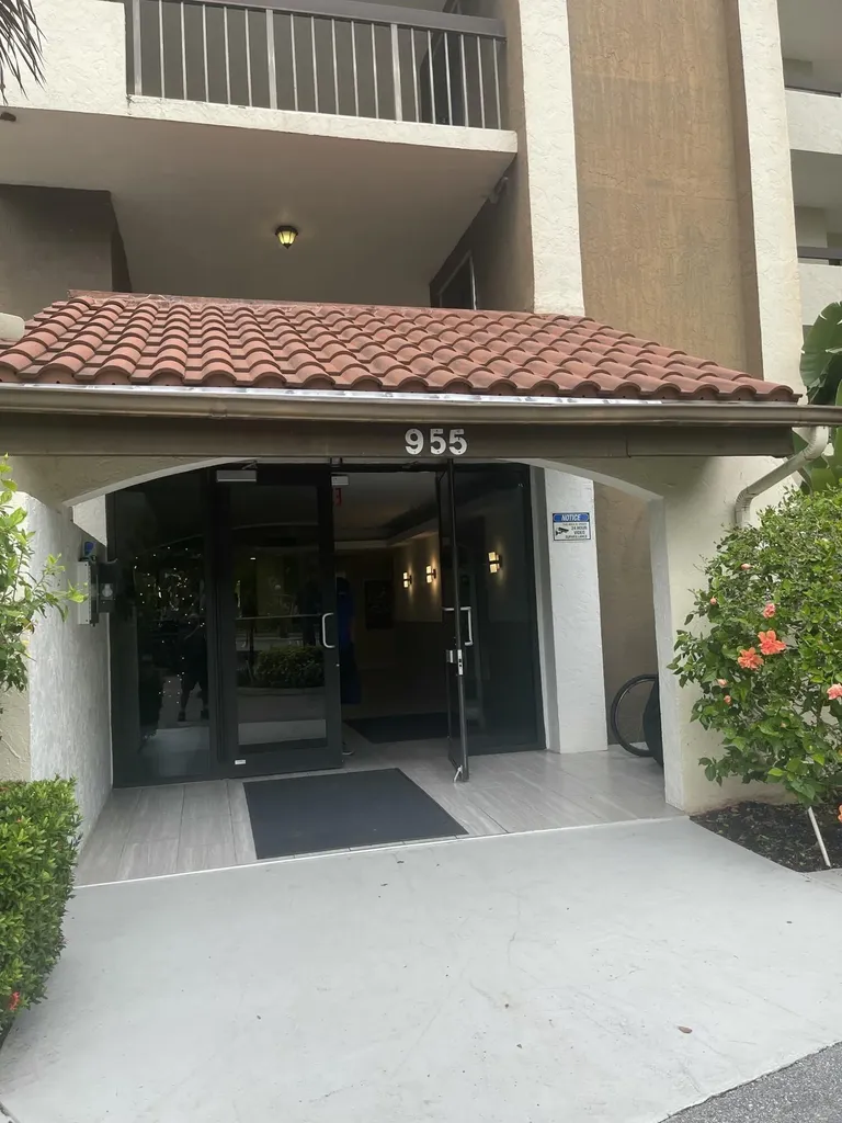 955 Egret Circle Delray Beach FL 33444