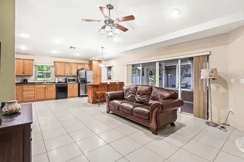 1501 N Palmway Lake Worth Beach FL 33460