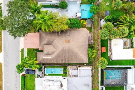 1501 N Palmway Lake Worth Beach FL 33460