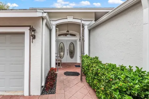 1501 N Palmway Lake Worth Beach FL 33460