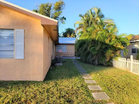 4752 SE Ebbtide Avenue Stuart FL 34997