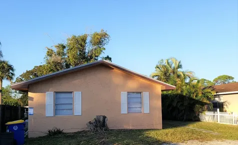 4752 SE Ebbtide Avenue Stuart FL 34997