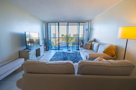 4 Royal Palm Way Boca Raton FL 33432
