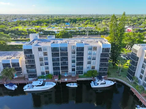 4 Royal Palm Way Boca Raton FL 33432