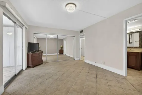127 Southampton B West Palm Beach FL 33417