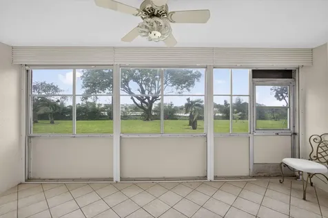 127 Southampton B West Palm Beach FL 33417