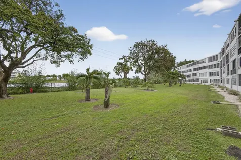127 Southampton B West Palm Beach FL 33417