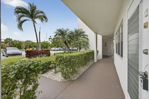127 Southampton B West Palm Beach FL 33417