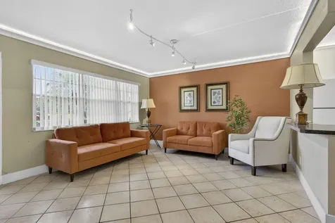 127 Southampton B West Palm Beach FL 33417