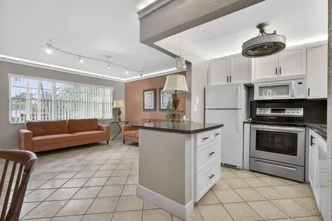127 Southampton B West Palm Beach FL 33417