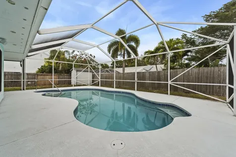 5345 Se 52nd Avenue Stuart FL 34997