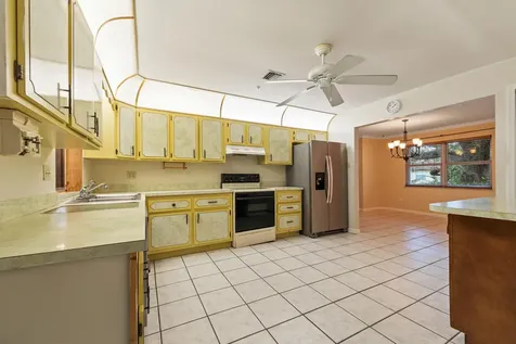 5345 Se 52nd Avenue Stuart FL 34997