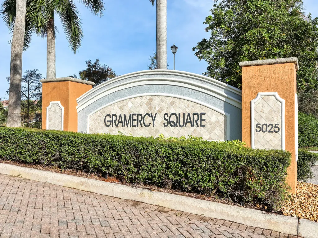 102 E Astor Circle Delray Beach FL 33484