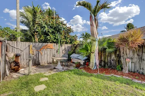 1059 Wynndale Way Lantana FL 33462