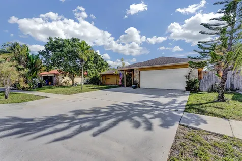 1059 Wynndale Way Lantana FL 33462