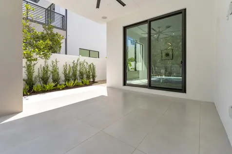 239 Ne 11th Street Delray Beach FL 33444