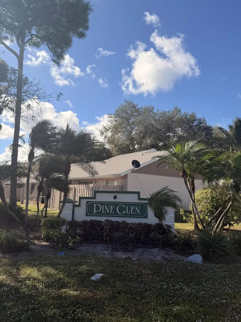 5025 Pine Abbey Drive West Palm Beach FL 33415