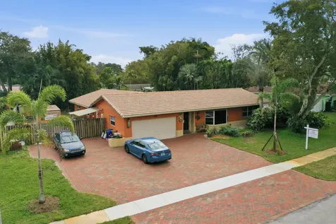 940 Sw 69th Avenue Plantation FL 33317