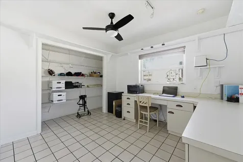 940 Sw 69th Avenue Plantation FL 33317