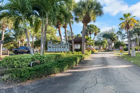 2302 Se Round Table Drive Port Saint Lucie FL 34952