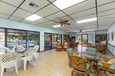 2302 Se Round Table Drive Port Saint Lucie FL 34952