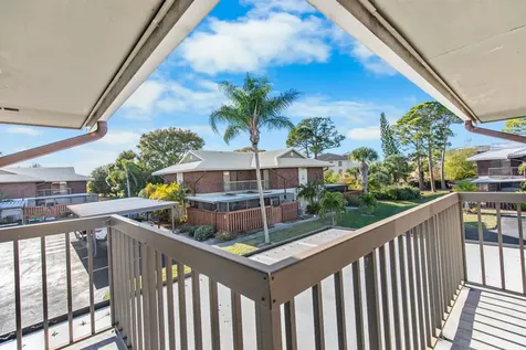 2302 Se Round Table Drive Port Saint Lucie FL 34952
