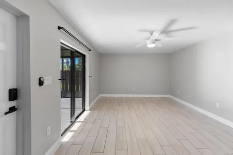2302 Se Round Table Drive Port Saint Lucie FL 34952