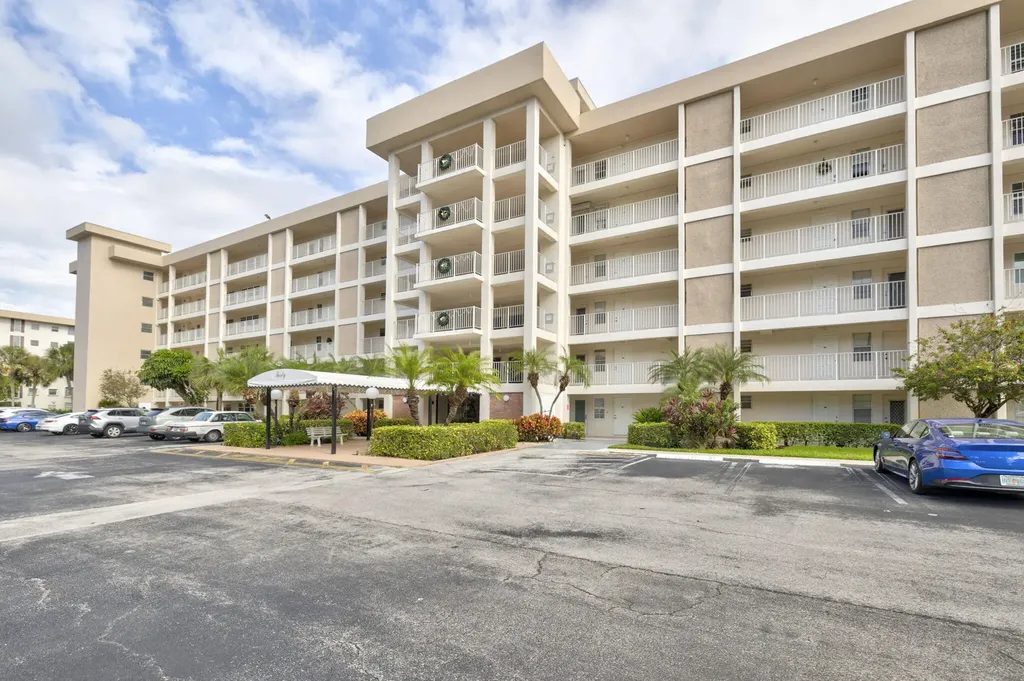 2851 S Palm Aire Drive Pompano Beach FL 33069