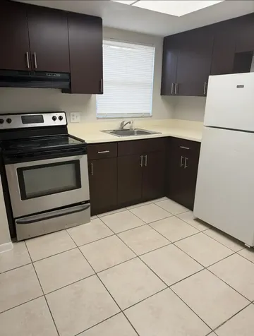 101 NE 41st Street Oakland Park FL 33334