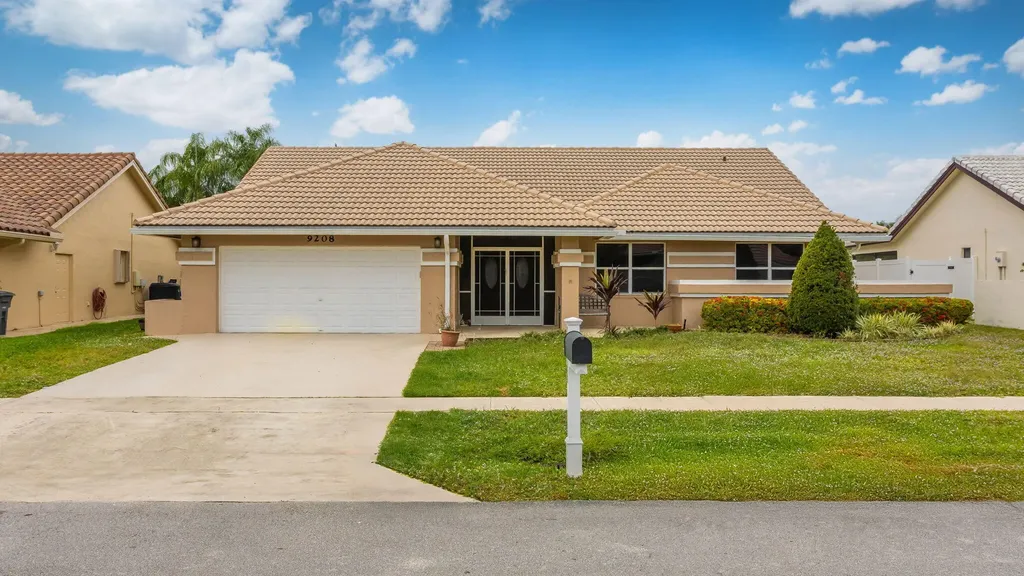 9208 Sun Pointe Drive Boynton Beach FL 33437