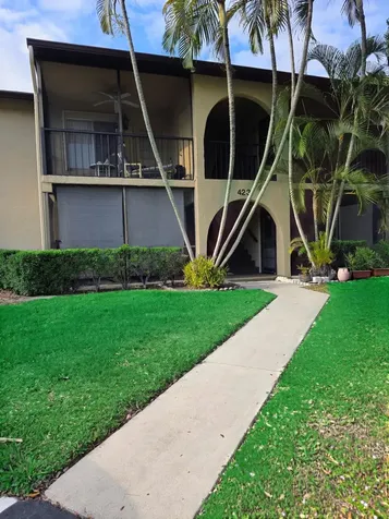 423 Pine Glen Lane Greenacres FL 33463