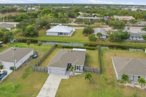 2220 Se Lucaya Street Port Saint Lucie FL 34952