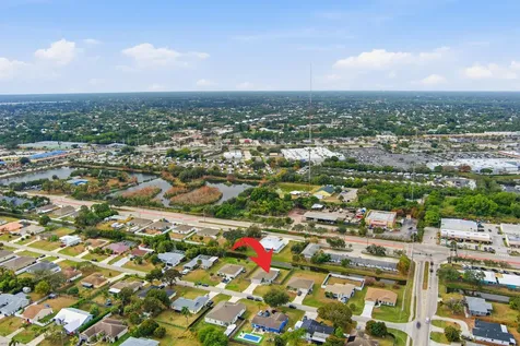 2220 Se Lucaya Street Port Saint Lucie FL 34952