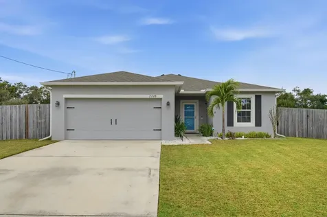 2220 Se Lucaya Street Port Saint Lucie FL 34952